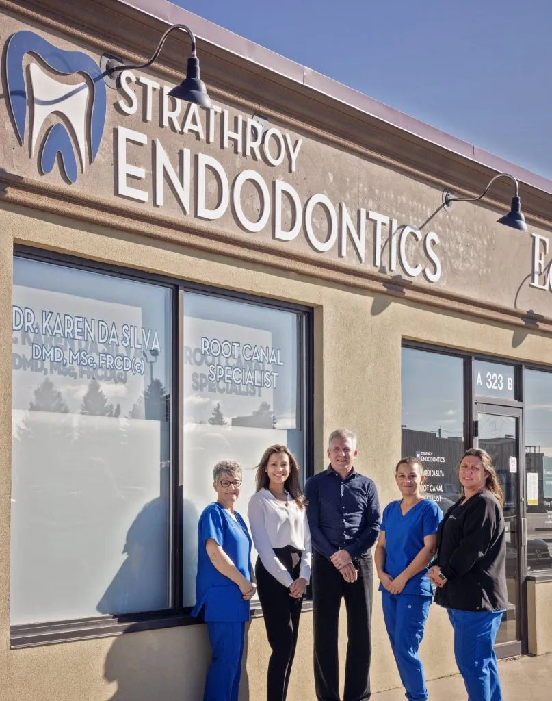 Strathroy Endodontics staff in front of office 